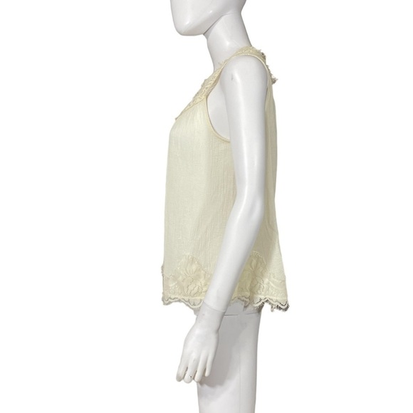 Umgee Ivory Sleeveless Lace Top
New - Picture 4 of 10